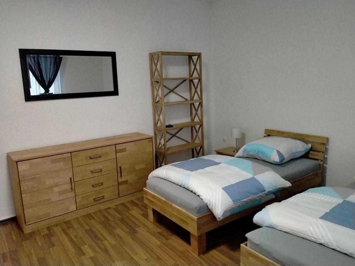 Ferienwohnung Macfewo Im Zentrum Von Майен Екстериор снимка